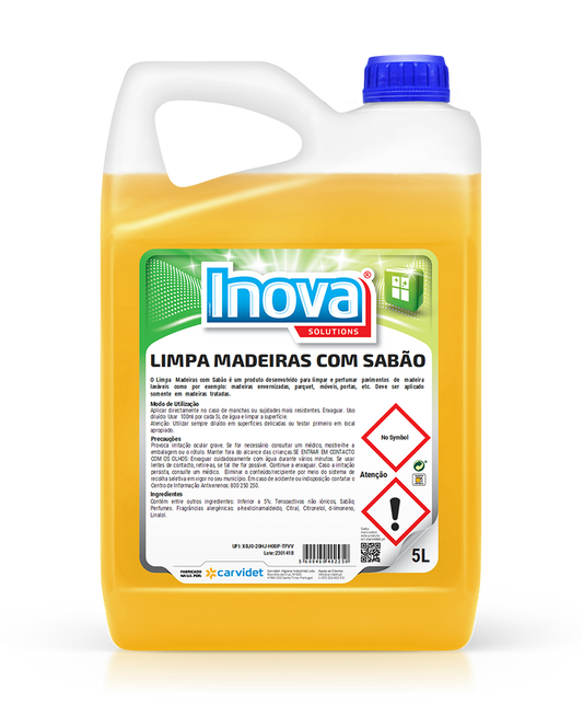 Limpa madeiras com sabão